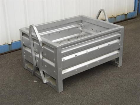 heavy duty metal pallet box|metal pallets solid top.